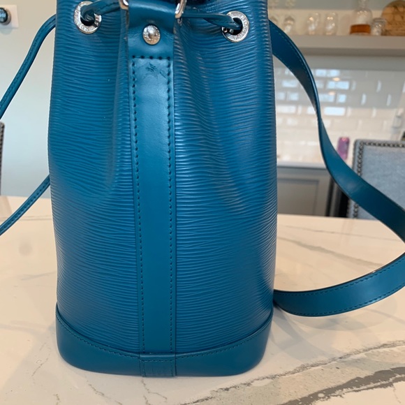 Louis Vuitton Epi Leather Noe BB bag - Picture 9 of 12